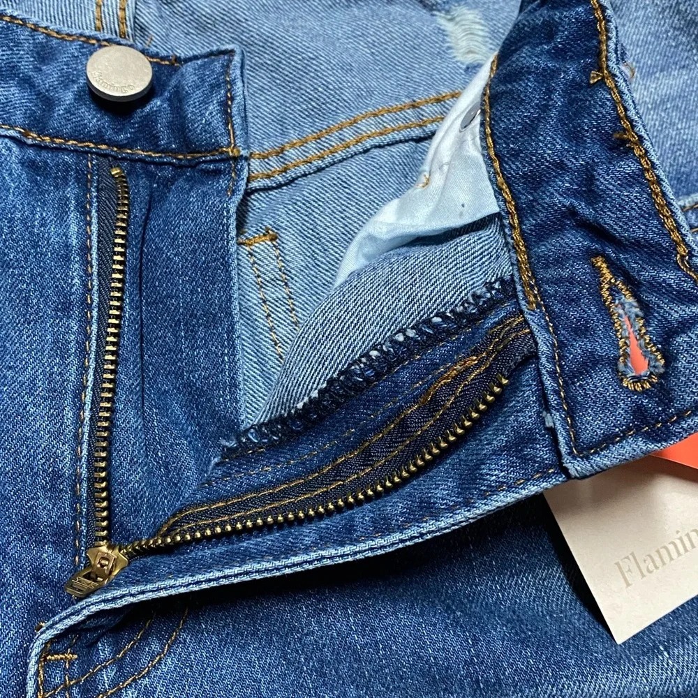 Flamingo Straight Leg Jeans Women’s L Medium Wash Casual Distressed Denim New